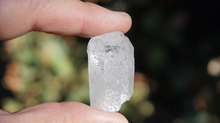 Load image into Gallery viewer, Clear Quartz - Points M