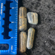 Load image into Gallery viewer, Kyanite Blue - Tumbled M