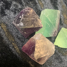 Load image into Gallery viewer, Fluorite - Octohedral XL