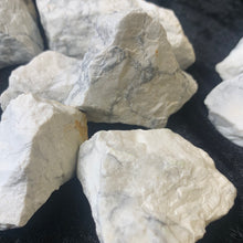 Load image into Gallery viewer, Howlite - Raw M