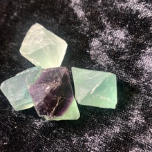 Load image into Gallery viewer, Fluorite - Octehedral L