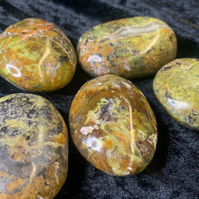 Load image into Gallery viewer, Green Opal - Palm Stone