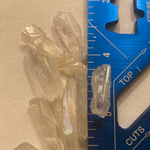 Load image into Gallery viewer, Clear Quartz - Point Mini M per 7