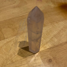 Load image into Gallery viewer, Rose Quartz - Points 27