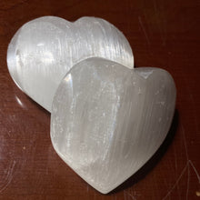 Load image into Gallery viewer, Selenite - Hearts L