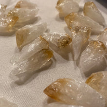 Load image into Gallery viewer, Citrine - Points M