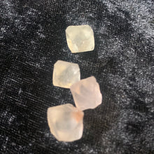 Load image into Gallery viewer, Fluorite - Octohedral XS / 5pc