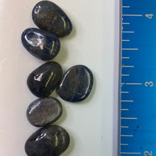 Load image into Gallery viewer, Blue Sapphire - Tumbled S