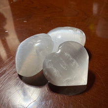 Load image into Gallery viewer, Selenite - Hearts M