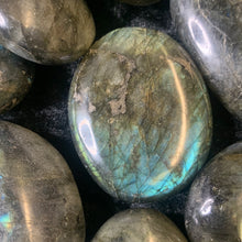 Load image into Gallery viewer, Labradorite - Palm Stones L