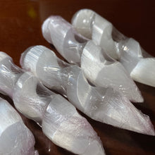 Load image into Gallery viewer, Selenite - Spiral 4"