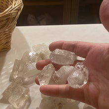 Load image into Gallery viewer, Clear Quartz - Points M