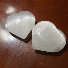 Load image into Gallery viewer, Selenite - Hearts L