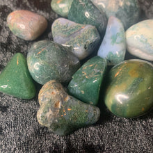 Load image into Gallery viewer, Moss Agate - Tumbled M