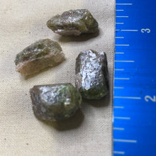 Load image into Gallery viewer, Apatite (green) - Raw S