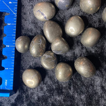 Load image into Gallery viewer, Pyrite - Tumbled SM
