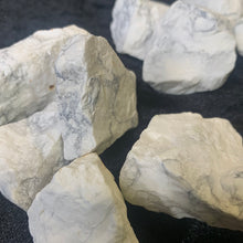 Load image into Gallery viewer, Howlite - Raw M