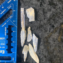 Load image into Gallery viewer, Kyanite Blue - Raw M