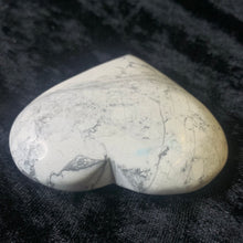 Load image into Gallery viewer, Howlite - Heart L