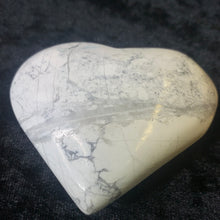 Load image into Gallery viewer, Howlite - Heart L