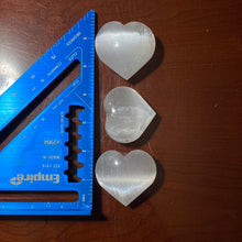 Load image into Gallery viewer, Selenite - Hearts M