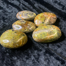 Load image into Gallery viewer, Green Opal - Palm Stone