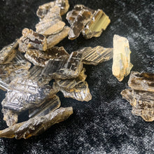 Load image into Gallery viewer, Epidote Raw S -Gemstone Quality