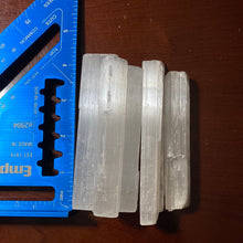 Load image into Gallery viewer, Selenite - Wands 4"