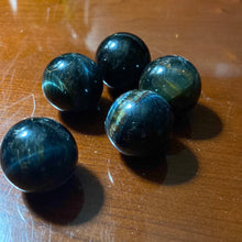 Load image into Gallery viewer, Tiger's Eye (blue) - Sphere M
