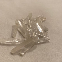 Load image into Gallery viewer, Clear Quartz - Points Mini S