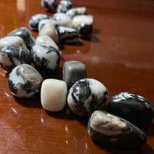 Load image into Gallery viewer, Zebra Agate - Tumbled M