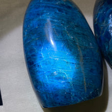 Load image into Gallery viewer, Apatite - Polished L