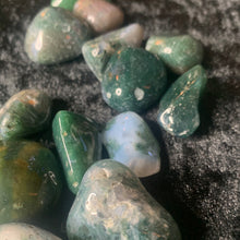 Load image into Gallery viewer, Moss Agate - Tumbled M
