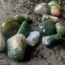 Load image into Gallery viewer, Moss Agate - Tumbled M