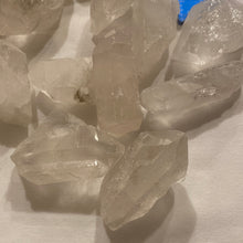 Load image into Gallery viewer, Clear Quartz - Points L