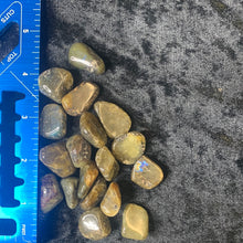 Load image into Gallery viewer, Tumbled Labradorite -S