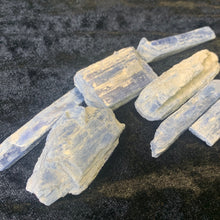 Load image into Gallery viewer, Kyanite Blue - Raw L