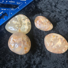 Load image into Gallery viewer, Flower Agate - Palm Stones