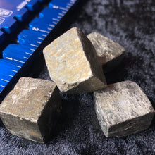 Load image into Gallery viewer, Pyrite - Cubes L