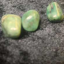 Load image into Gallery viewer, Emerald - Tumbled S