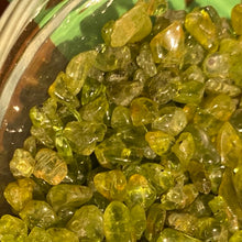 Load image into Gallery viewer, Peridot - Chips/gram