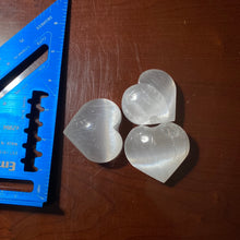 Load image into Gallery viewer, Selenite - Hearts M