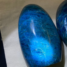 Load image into Gallery viewer, Apatite - Polished L