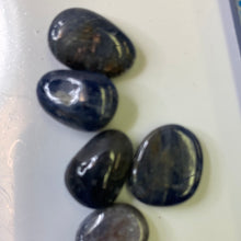 Load image into Gallery viewer, Blue Sapphire - Tumbled S