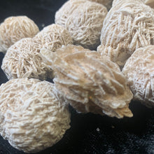 Load image into Gallery viewer, Desert Rose - Raw M
