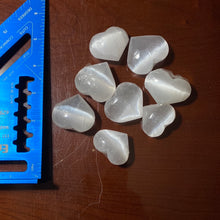 Load image into Gallery viewer, Selenite - Happy Hearts