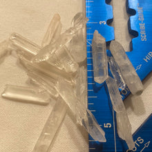 Load image into Gallery viewer, Clear Quartz - Points Mini S