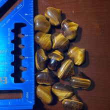 Load image into Gallery viewer, Tiger's Eye (yellow) -Happy Hearts M