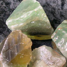 Load image into Gallery viewer, Green Calcite - Raw M
