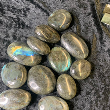 Load image into Gallery viewer, Labradorite - Palm Stones L
